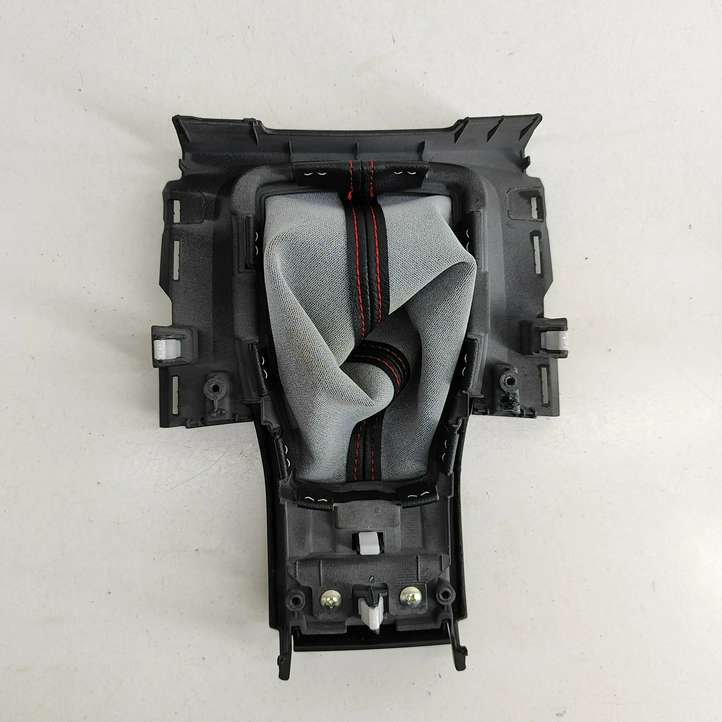 Honda Civic X (2016 - 2021)  77296TGHA11ZA Отделка рычага переключения передач (кожа, головка)