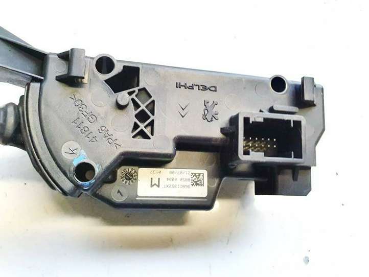 Citroen C4 (2008 - 2011)  96811352xt Отделка рычага переключения передач (кожа, головка)
