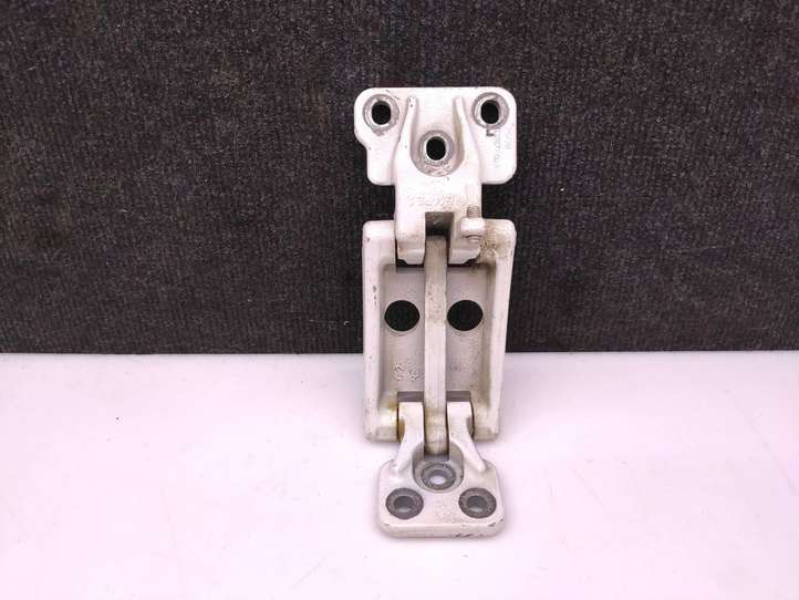 MAN TGE 1 Gen (2003 - 2020)  7C0827152A Нижняя петля задней двери