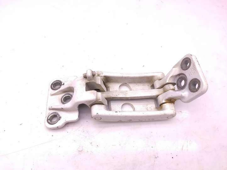MAN TGE 1 Gen (2003 - 2020)  7C0827152A Нижняя петля задней двери