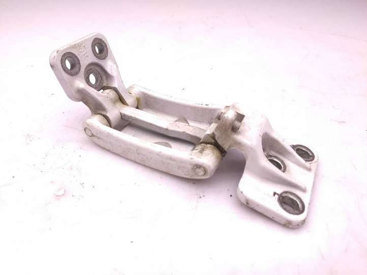 MAN TGE 1 Gen (2003 - 2020)  7C0827152A Нижняя петля задней двери