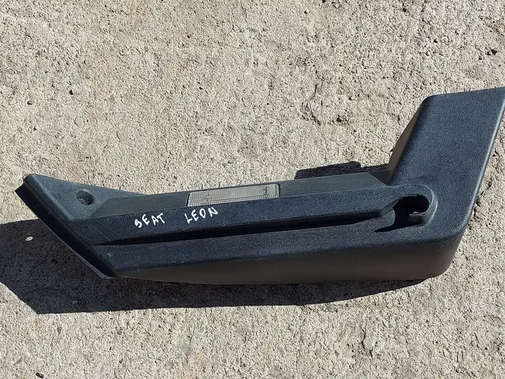 Seat Leon (1P) (2005 - 2012) 1P0867762D Держатель шторки — фото 1
