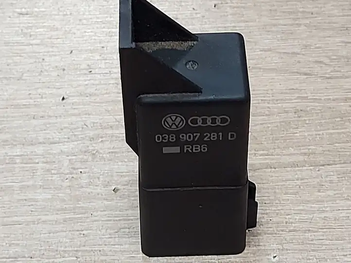 Audi A6 S6 C6 4F (2004 - 2008) D2SD2R Блок розжига ксенона — фото 1