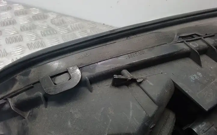 Subaru Outback (2007 - 2009) 10020953 Передняя фара — фото 6