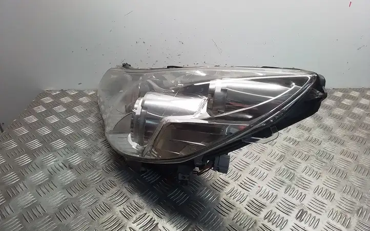 Subaru Legacy (2009 - 2013) Передняя фара — фото 2