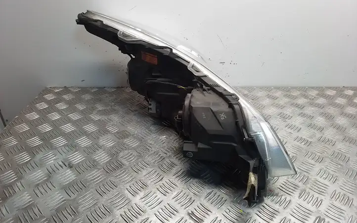 Subaru Legacy (2009 - 2013) Передняя фара — фото 4