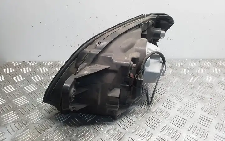 Subaru Legacy (1999 - 2003) Передняя фара — фото 4