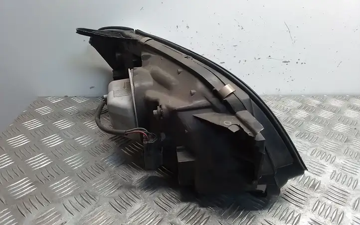 Subaru Legacy (1999 - 2003) 10020655 Передняя фара — фото 4