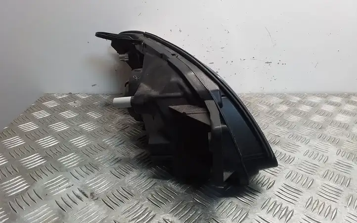 Subaru Legacy (1999 - 2003) Передняя фара — фото 4