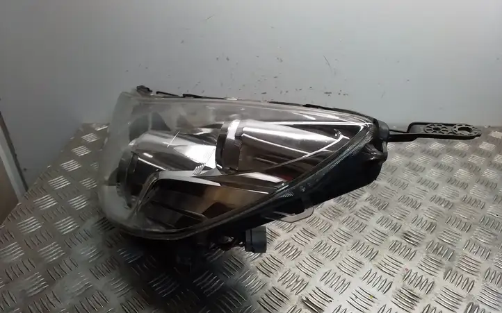 Subaru Legacy (2009 - 2013) Передняя фара — фото 2