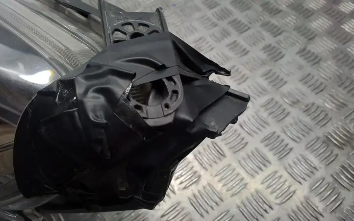 Subaru Legacy (2009 - 2013) Передняя фара — фото 3