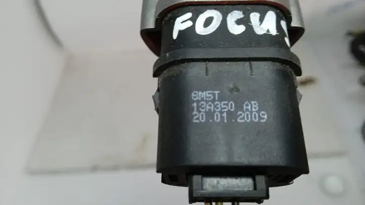 Ford Focus (2008 - 2011) Включатель аварийных фонарей — фото 3
