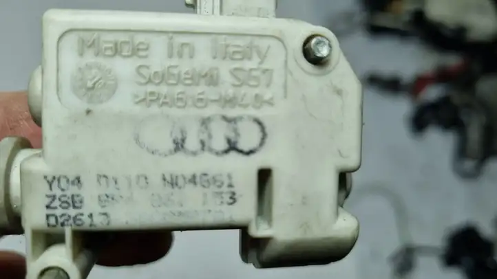 Audi A3/S3 8P (2003 - 2005) PA66M40 Привод замка крышки топливного бака — фото 3