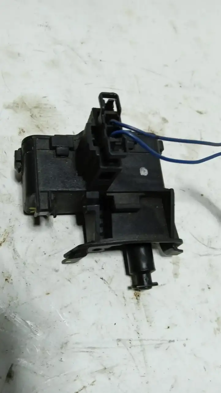 Audi A4 S4 B8 8K (2007 - 2011) 8K0862153C Замок крышки топливного бака — фото 1