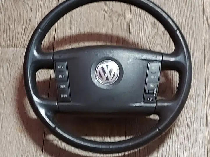 Volkswagen Touareg I (2002 - 2010) Руль — фото 1