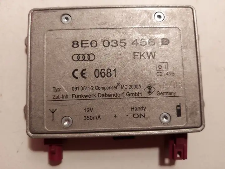 Audi A4 S4 B7 8E 8H (2004 - 2009) 8E0035456D Усилитель антенны — фото 1