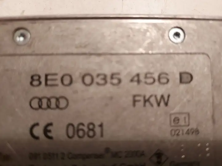 Audi A4 S4 B7 8E 8H (2004 - 2009) 8E0035456D Усилитель антенны — фото 2