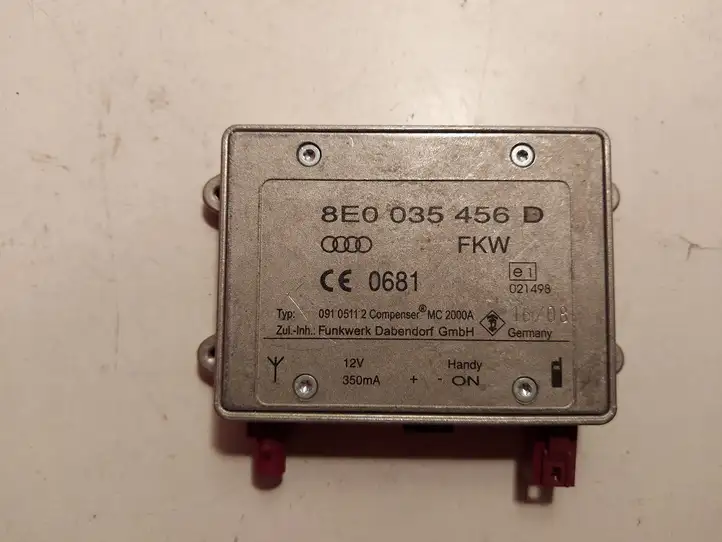 Audi A4 S4 B7 8E 8H (2004 - 2009) 8E0035456D Усилитель антенны — фото 4