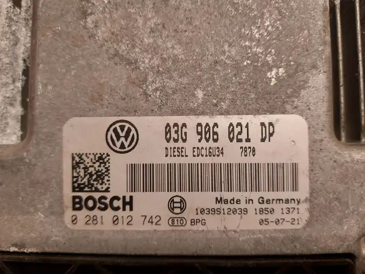 Volkswagen PASSAT B6 (2005 - 2010) 03G906021DP Блок управления двигателем (ЭБУ) — фото 4
