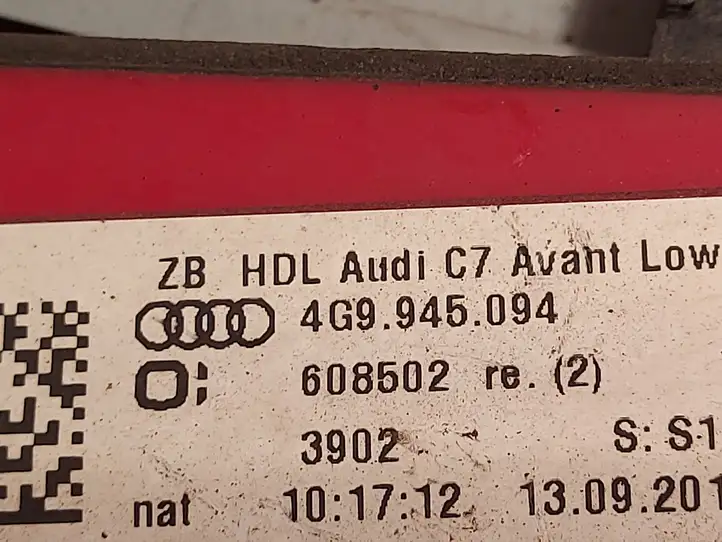 Audi A6 C7 (2011 - 2014) 4G9945094 Задний фонарь в крышке багажника — фото 8