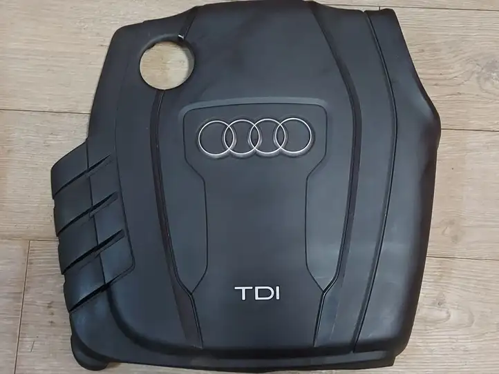 Audi A6 C7 (2011 - 2014) 03L103925AB Крышка двигателя декоративная — фото 1