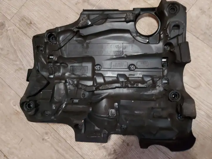 Audi A3/S3 8P (2004 - 2008) 03L103925D Крышка двигателя декоративная — фото 7