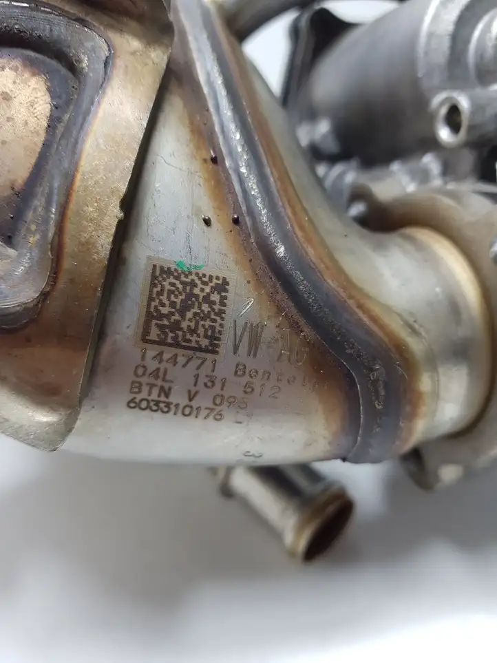 Volkswagen Golf VII (2013 - 2019) 04L131512 Охладитель клапана EGR — фото 2
