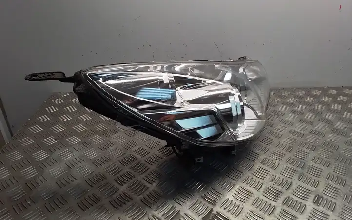 Subaru Legacy (2009 - 2013) Передняя фара — фото 2