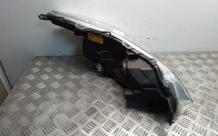 Subaru Legacy (2009 - 2013) Передняя фара — фото 4