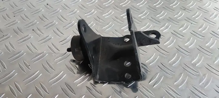 Toyota Prius (XW30) (2009 - 2015) 1235128070 Кронштейн двигателя — фото 1