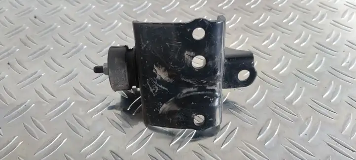 Toyota Prius (XW30) (2009 - 2015) 1235128070 Кронштейн двигателя — фото 2