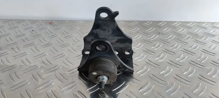 Toyota Prius (XW30) (2009 - 2015) 1235128070 Кронштейн двигателя — фото 3