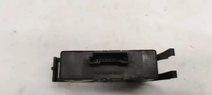 BMW 3 E46 (1998 - 2005) 61318381514 Кнопка стеклоподъемников — фото 3