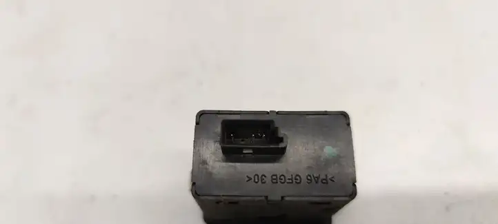 BMW 3 E46 (1998 - 2005) 61318368921 Кнопка стеклоподъемников — фото 4