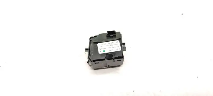 BMW 5 E60 E61 (2004 - 2010) 6131913791704 Кнопка парктроника — фото 2