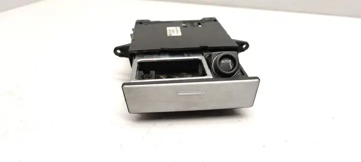 BMW 5 E60 E61 (2004 - 2010) 697637603 Передняя пепельница — фото 3