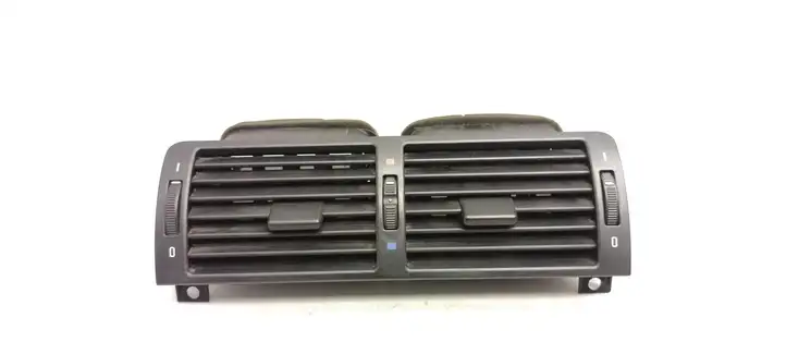 BMW 3 E46 (1998 - 2005) 8363199 Центральный воздушный дефлектор — фото 1