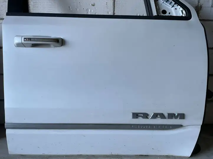 Dodge Ram (2018 - ) Дверь — фото 11
