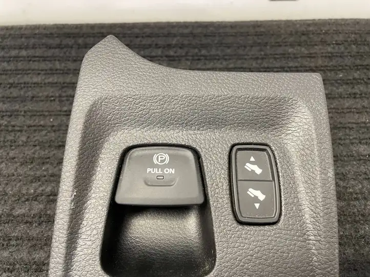 Dodge Ram (2018 - ) 6EM25TX7AB Кнопка ручного тормоза — фото 3