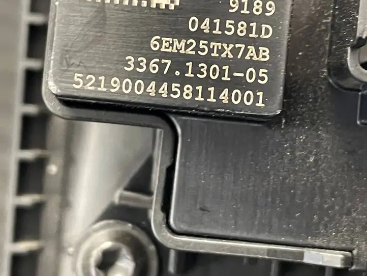 Dodge Ram (2018 - ) 6EM25TX7AB Кнопка ручного тормоза — фото 9