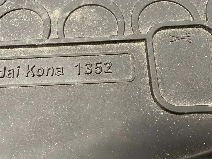 Hyundai Kona I (2017 - 2022) 1352 Резиновый коврик багажника — фото 2