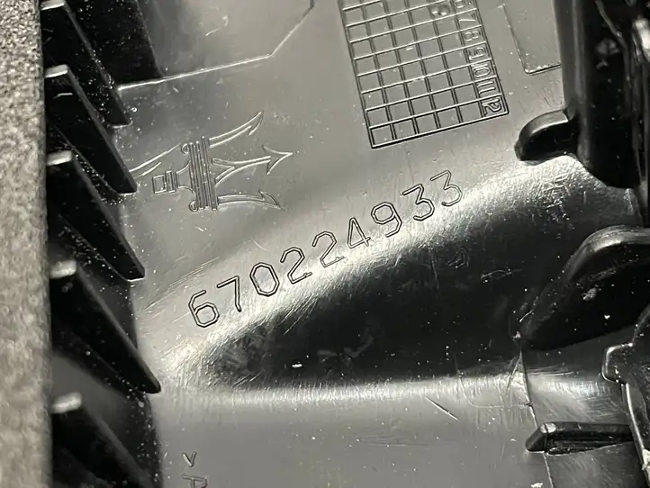 Maserati Levante (2017 - ) 670104387 Видеокамера заднего вида — фото 9