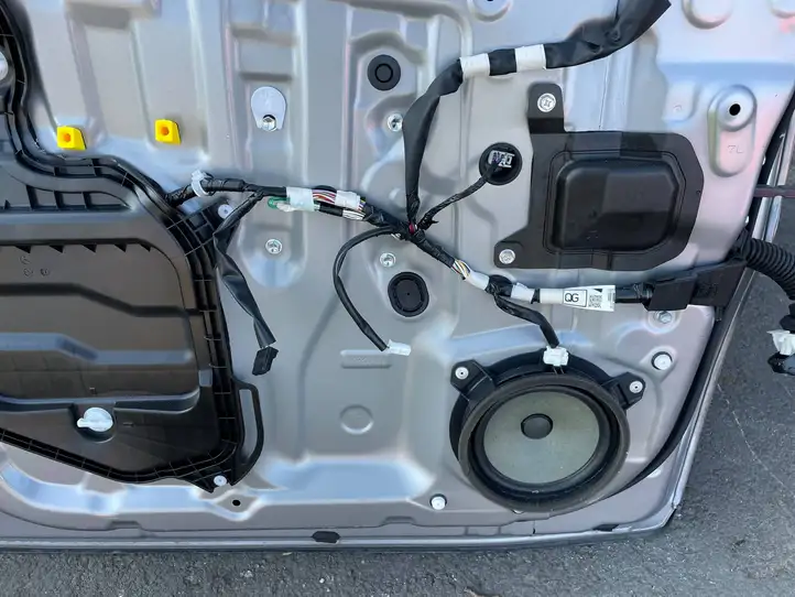Toyota C-HR I (2016 - 2022) Дверь — фото 4