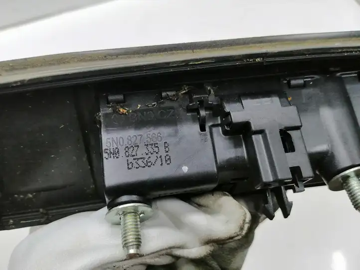 Volkswagen Tiguan (2007 - 2011) 5N0827566 Подсветка номера — фото 5