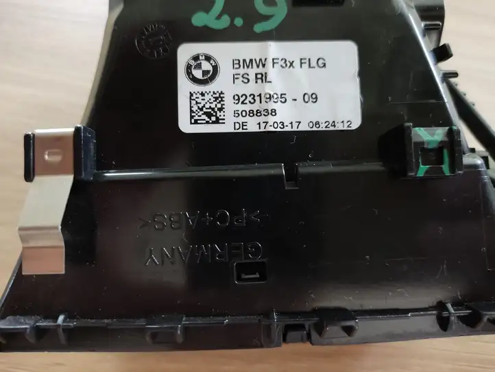 BMW 3 F30 F35 F31 (2012 - 2018) 9231995 Боковой воздушный дефлектор — фото 4