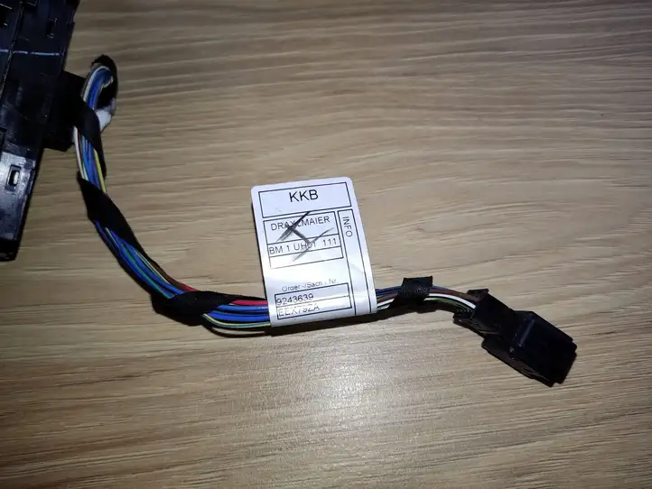 BMW X3 F25 (2010 - 2017) 9208111 Кнопка стеклоподъемников — фото 3