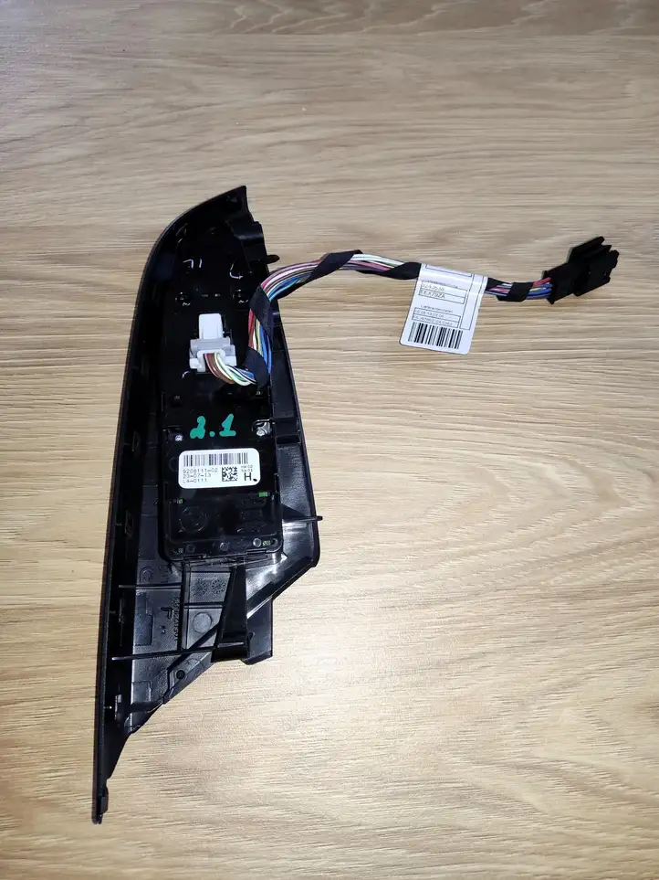 BMW X3 F25 (2010 - 2017) 9208111 Кнопка стеклоподъемников — фото 4