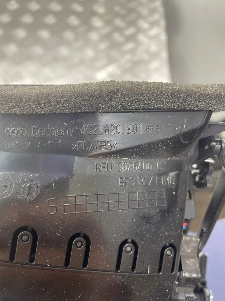 Audi A6 C7 (2011 - 2014) 4G2820901 Боковой воздушный дефлектор — фото 3