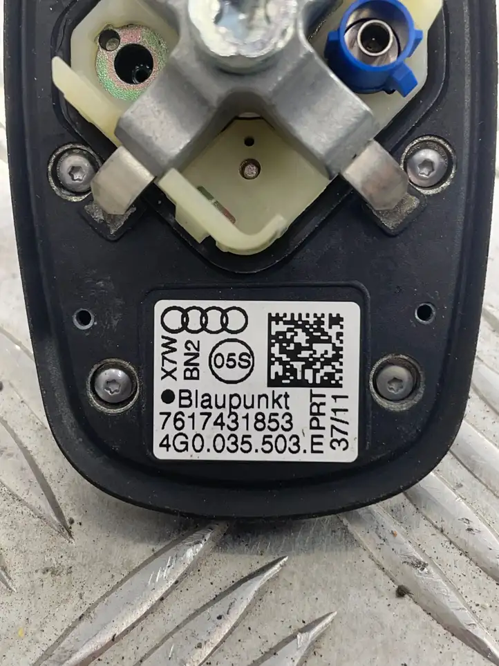 Audi A6 C7 (2011 - 2014) 4g0035503e GPS антенна — фото 6