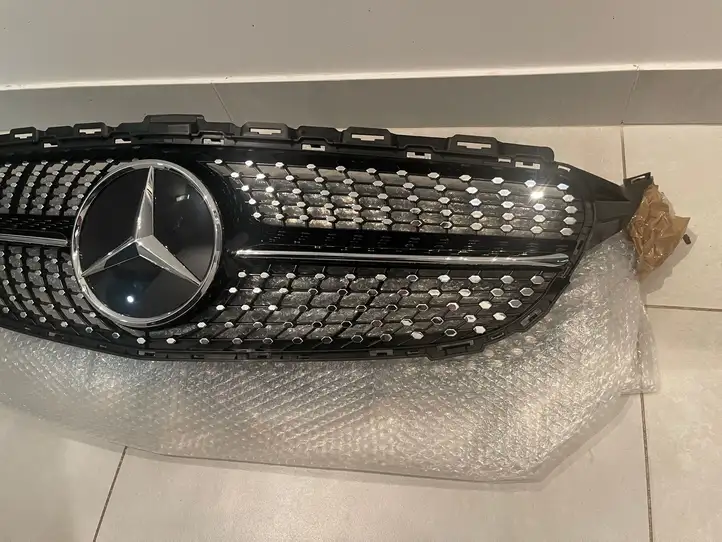 Mercedes-Benz C AMG W205 (2014 - ) A2058800507 Верхняя решетка радиатора — фото 5